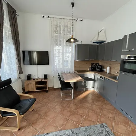 Apartment To Hus - Strandnah *